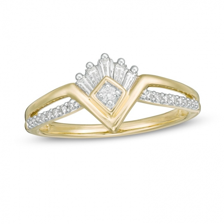 1/5 CT. T.W. Diamond Princess Tiara Ring in 10K Gold:1/5 CT. T.W. Diamond Princess Tiara Ring in 10K Gold